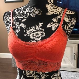 🦊  Adjustable strap lace bra